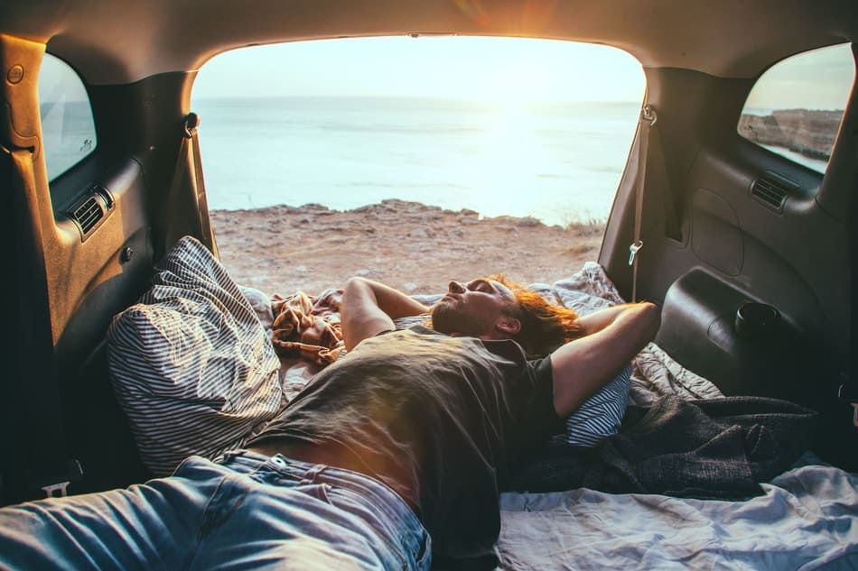 Sleep in car in Iceland