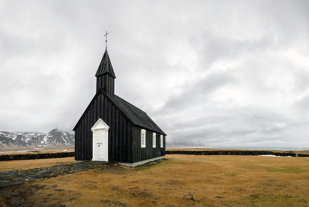 black-church-iceland-budir