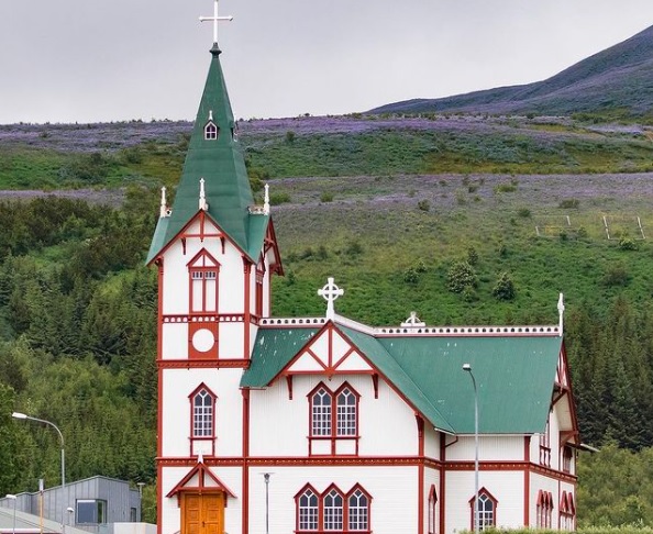 husavikurkirkja-church
