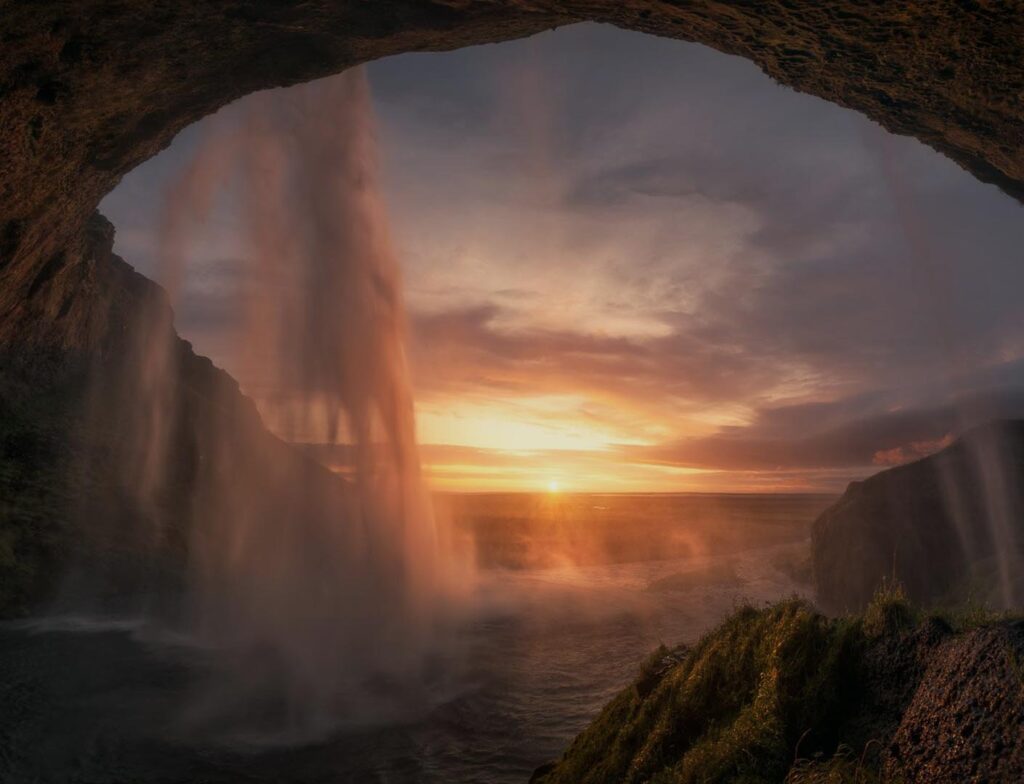 seljalandsfoss-waterfall-behind