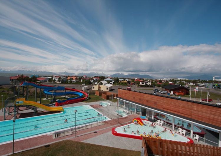 swimming-pool-hofn-iceland