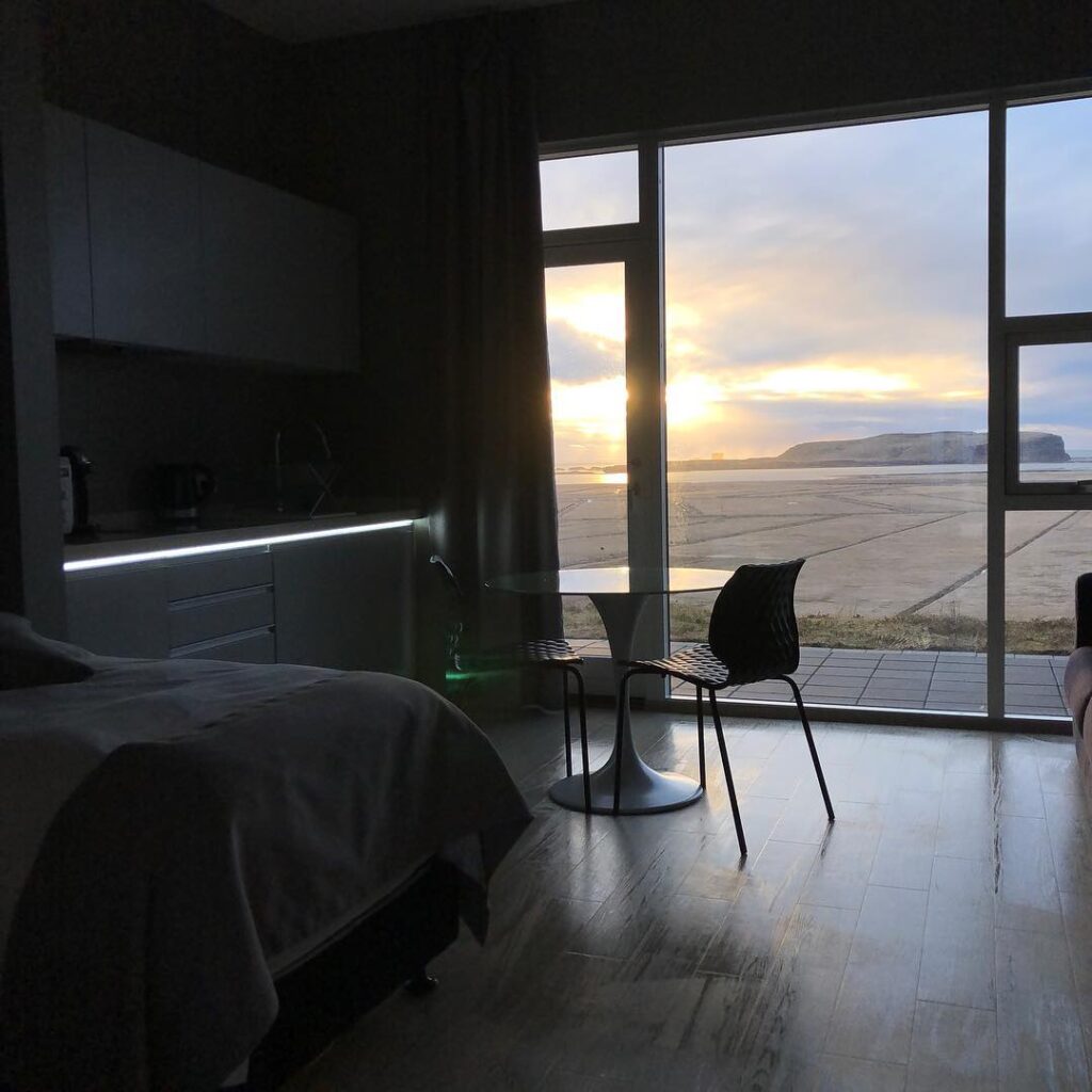 black-beach-suites-vik-iceland