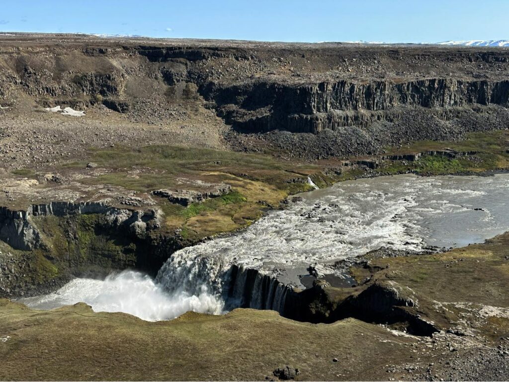 Hafragilsfoss-waterfall-view