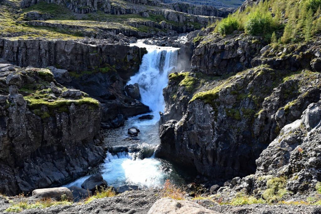 Sveinsstekksfoss-waterfall-iceland